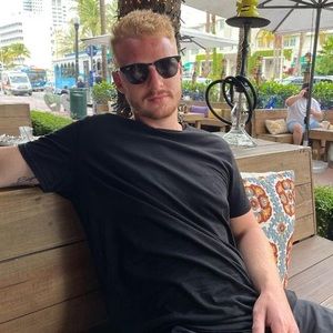 Meet your Posher, Stephen